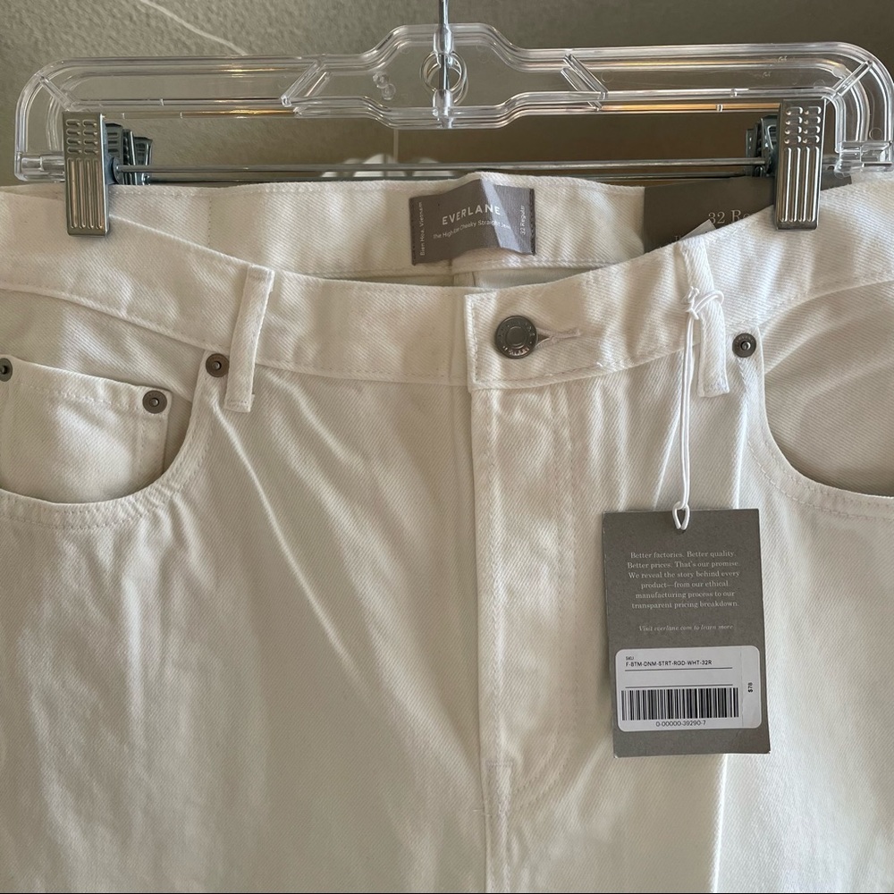 Everlane 90s cheeky straight jean in Bone